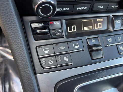 Used 2019 Porsche 718 Cayman RWD image 27