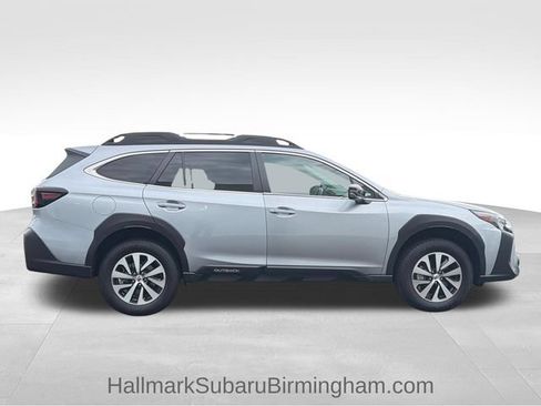 Certified 2025 Subaru Outback Premium w/ Popular Package #1 AWD/4WD image 9
