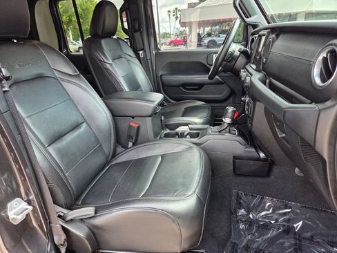 Used 2020 Jeep Gladiator Overland AWD/4WD image 15
