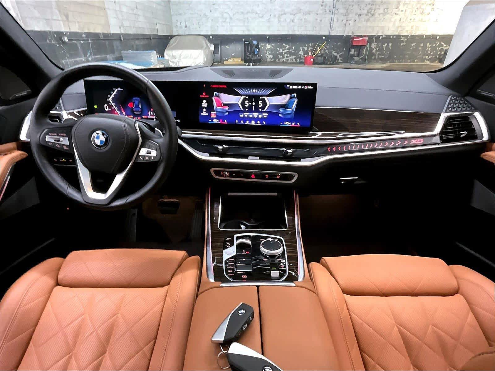 Used 2026 BMW X5 xDrive50e AWD/4WD image 17