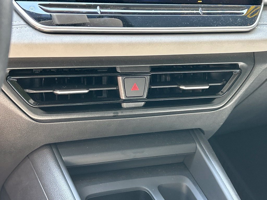 Certified 2025 Volkswagen Tiguan SE FWD image 36