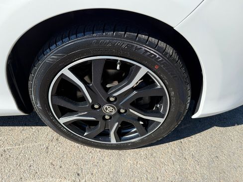 Used 2017 Toyota Yaris SE image 37