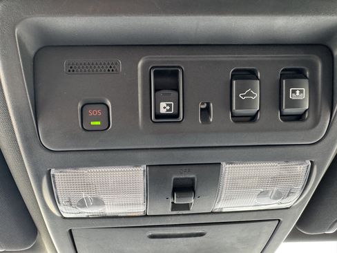 Used 2020 Nissan Titan PRO-4X w/ Pro-4x Convenience Package AWD/4WD image 29