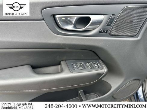 Used 2023 Volvo XC60 B6 Ultimate w/ Climate Package AWD/4WD image 19