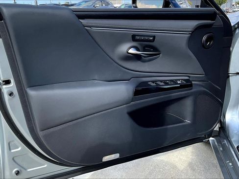 New 2025 Lexus ES 350 w/ Premium Package image 15