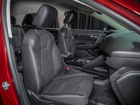 Used 2023 Buick Envision Essence image 13