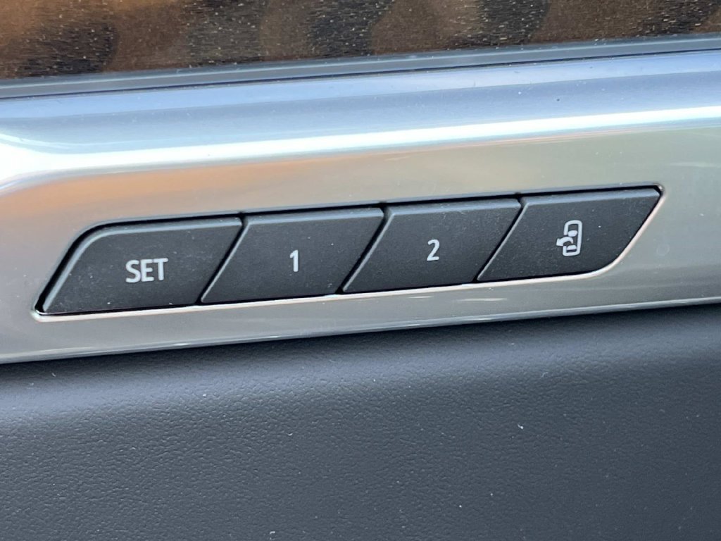 Used 2026 Cadillac Escalade Platinum Sport w/ LPO, ONYX Package AWD/4WD image 35