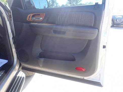 Used 2007 Chevrolet Avalanche LT w/ LT Preferred Equipment Group AWD/4WD image 32