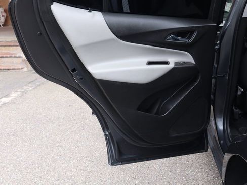 Used 2022 Chevrolet Equinox LT image 37