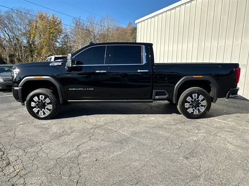 Used 2025 GMC Sierra 2500 Denali w/ Denali Reserve Package image 9