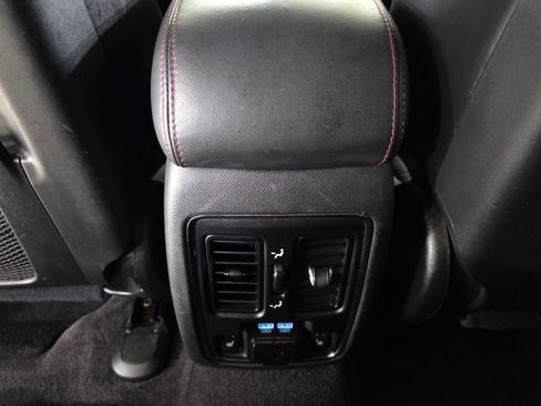 Used 2015 Dodge Durango R/T w/ Technology Group AWD/4WD image 17