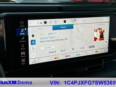 Used 2025 Jeep Wrangler Rubicon image 35