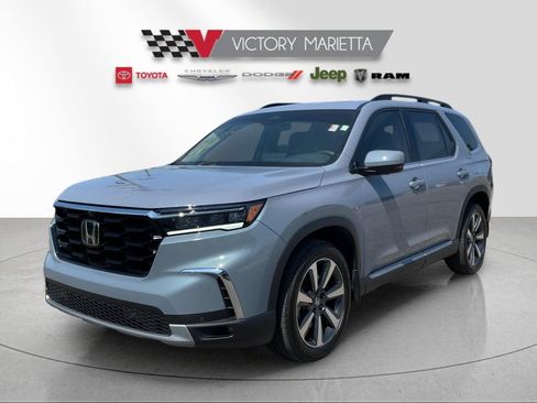 Used 2025 Honda Pilot Elite image 1