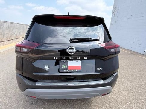 Used 2022 Nissan Rogue SV FWD image 7