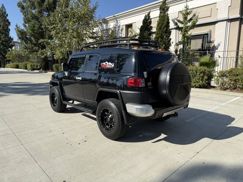 Used 2007 Toyota FJ Cruiser 4WD image 6