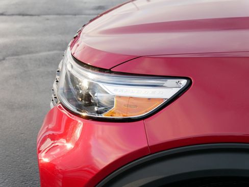 Used 2021 Ford Explorer XLT w/ Equipment Group 202A image 16