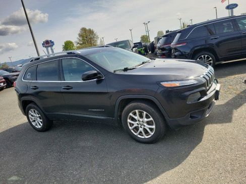 Used 2015 Jeep Cherokee Latitude w/ Trailer Tow Group AWD/4WD image 2
