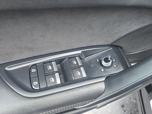 Used 2023 Audi SQ5 Premium Plus w/ Premium Plus Package image 19