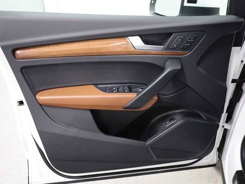 Used 2023 Audi Q5 2.0T Premium w/ Convenience Package image 16