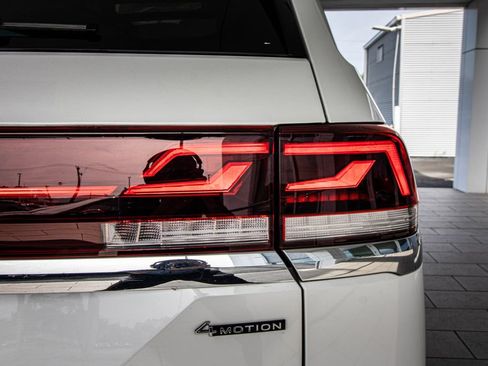 Used 2024 Volkswagen Atlas SEL Premium R-Line AWD/4WD image 14