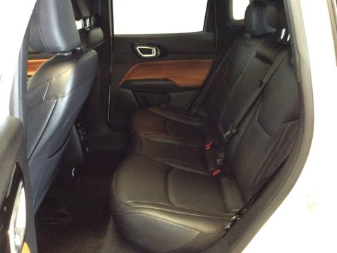 Used 2024 Jeep Compass Limited image 34