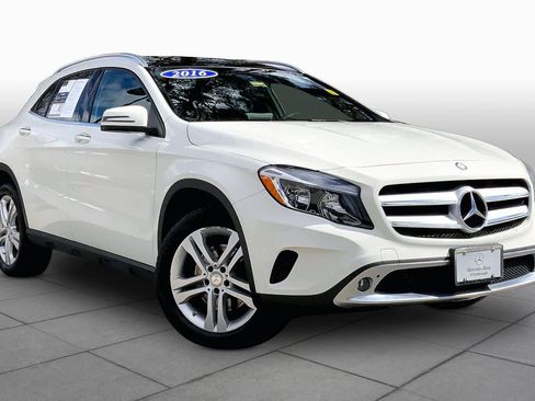 Used 2016 Mercedes-Benz GLA 250 4MATIC image 3