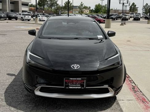 Used 2024 Toyota Prius Prime FWD image 3