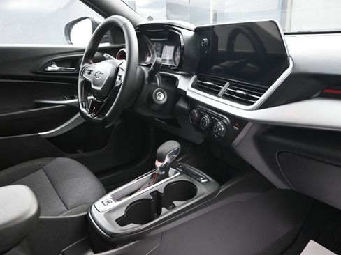 Certified 2024 Chevrolet Trax RS w/ Driver Confidence Package image 27