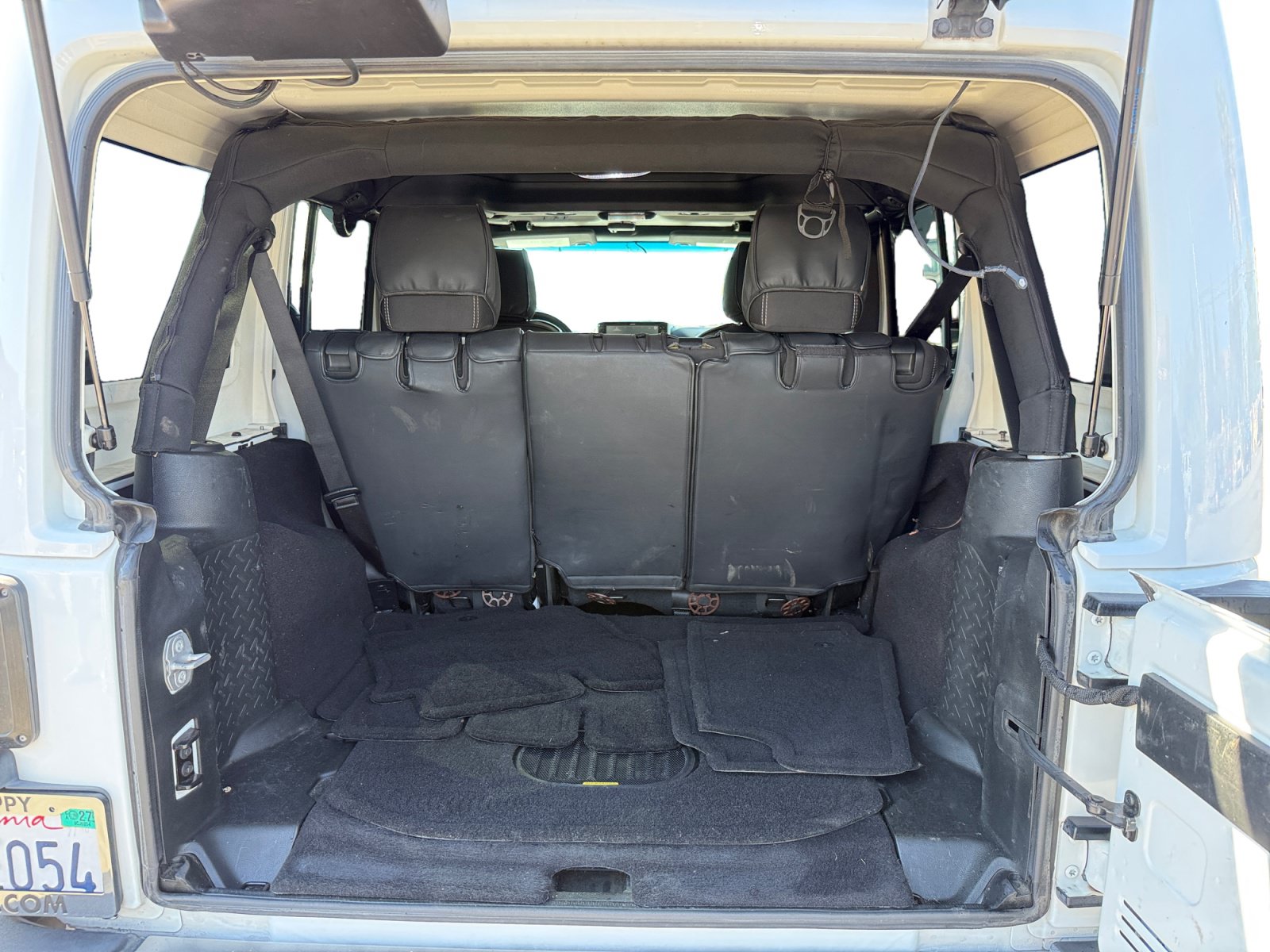 Used 2017 Jeep Wrangler Unlimited Sahara w/ Connectivity Group AWD/4WD image 17