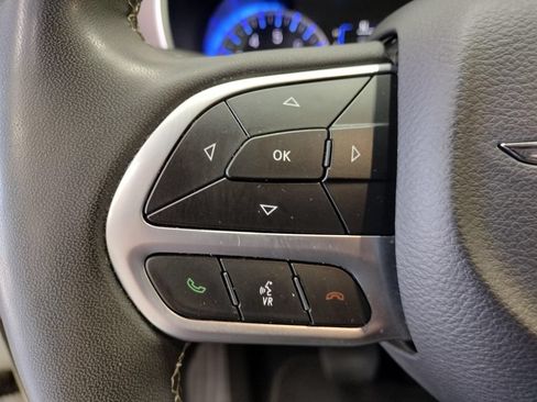 Used 2023 Chrysler Voyager LX FWD image 26