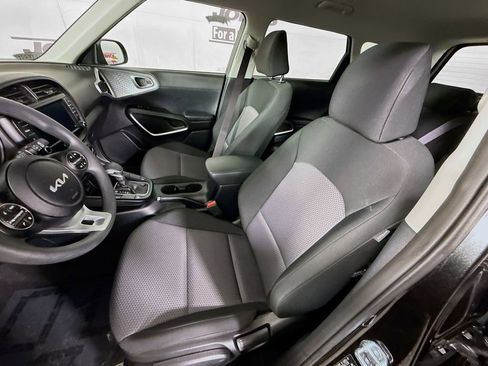 Used 2025 Kia Soul LX w/ LX Technology Package image 23