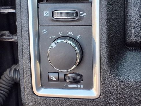 Used 2024 RAM 1500 Classic SLT AWD/4WD image 20