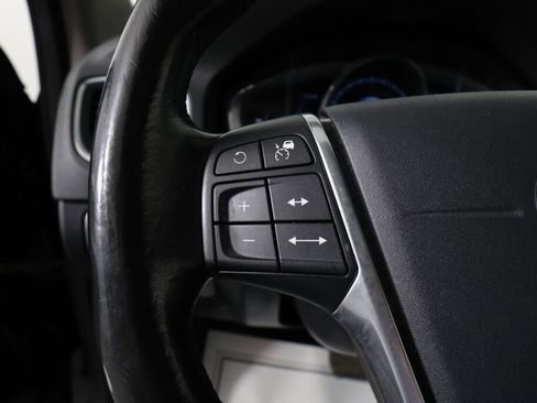 Used 2016 Volvo V60 T5 Cross Country Platinum image 33