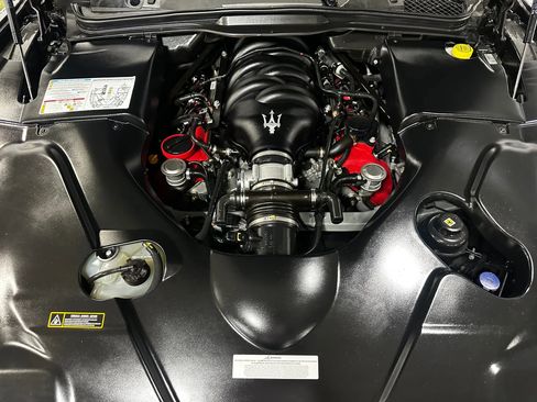 Used 2018 Maserati GranTurismo Sport image 21