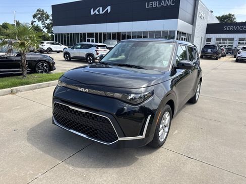 Certified 2024 Kia Soul LX w/ Option Group 015 FWD image 3