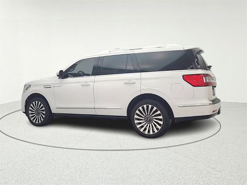 Used 2021 Lincoln Navigator Reserve image 5