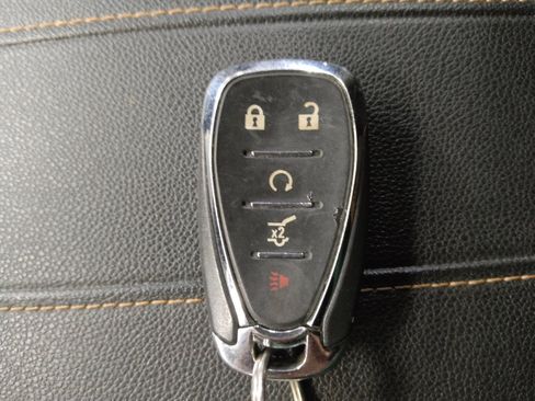 Used 2020 Chevrolet Traverse LT w/ LPO, Floor Liner Package AWD/4WD image 32