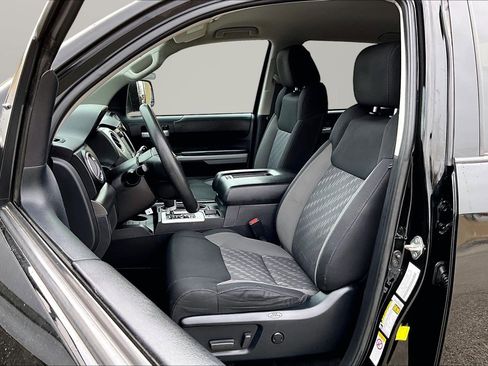 Used 2018 Toyota Tundra SR5 w/ SR5 Upgrade Package image 15