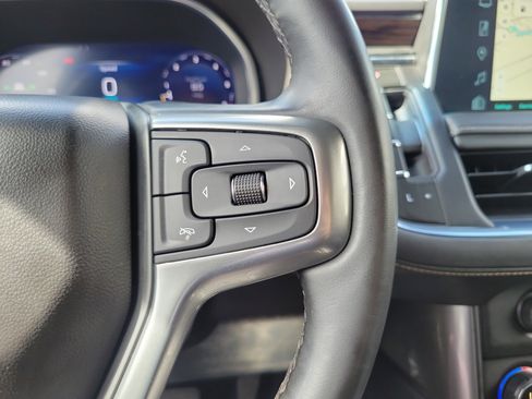 Used 2023 Chevrolet Suburban Premier image 21