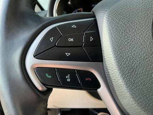 Used 2022 Jeep Grand Cherokee Laredo E AWD/4WD image 20