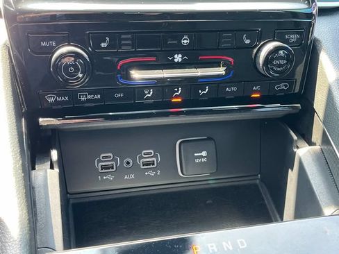 Used 2024 Jeep Grand Cherokee Laredo X w/ Luxury Tech Group I RWD image 35