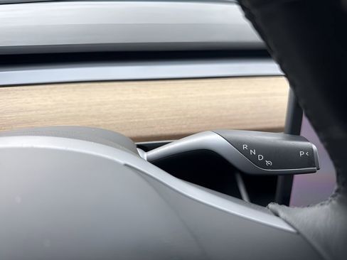 Used 2020 Tesla Model 3 Standard Range Plus image 18