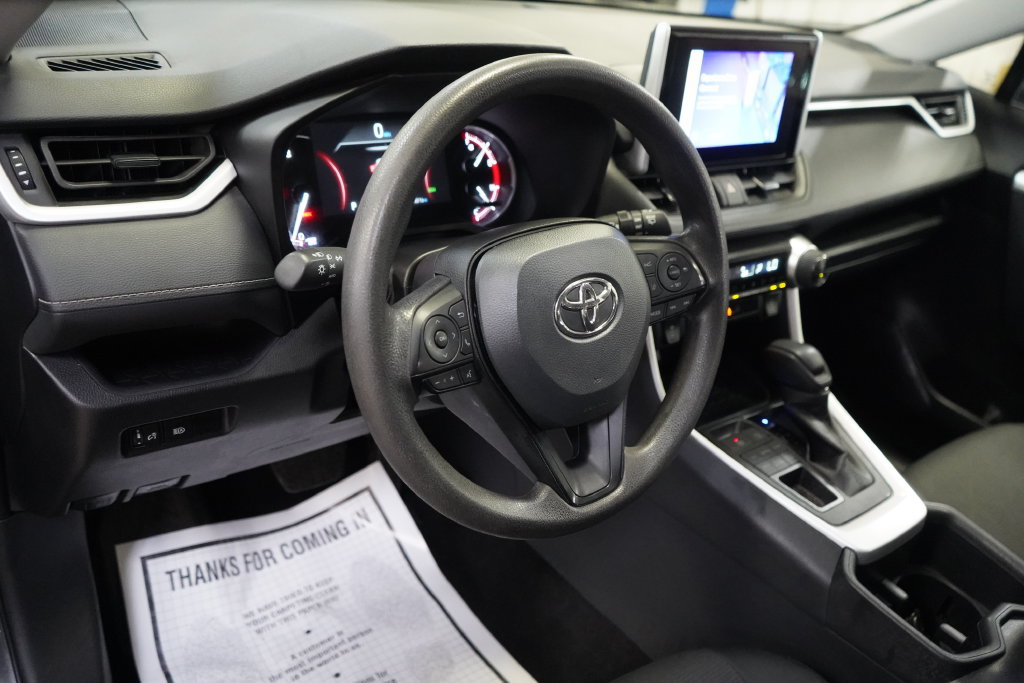 Used 2025 Toyota RAV4 XLE AWD/4WD image 17