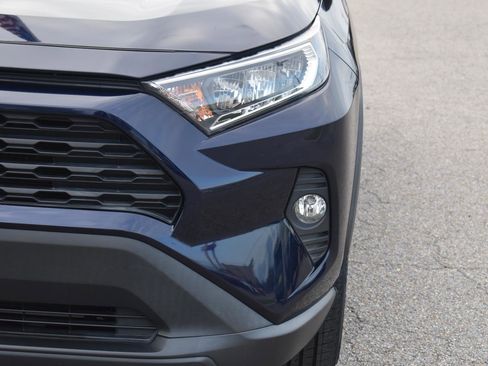 Used 2020 Toyota RAV4 XLE Premium FWD image 20