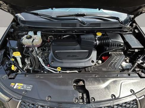 Used 2023 Chrysler Pacifica Touring-L FWD image 32
