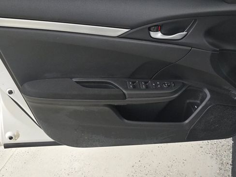 Used 2019 Honda Civic LX image 9