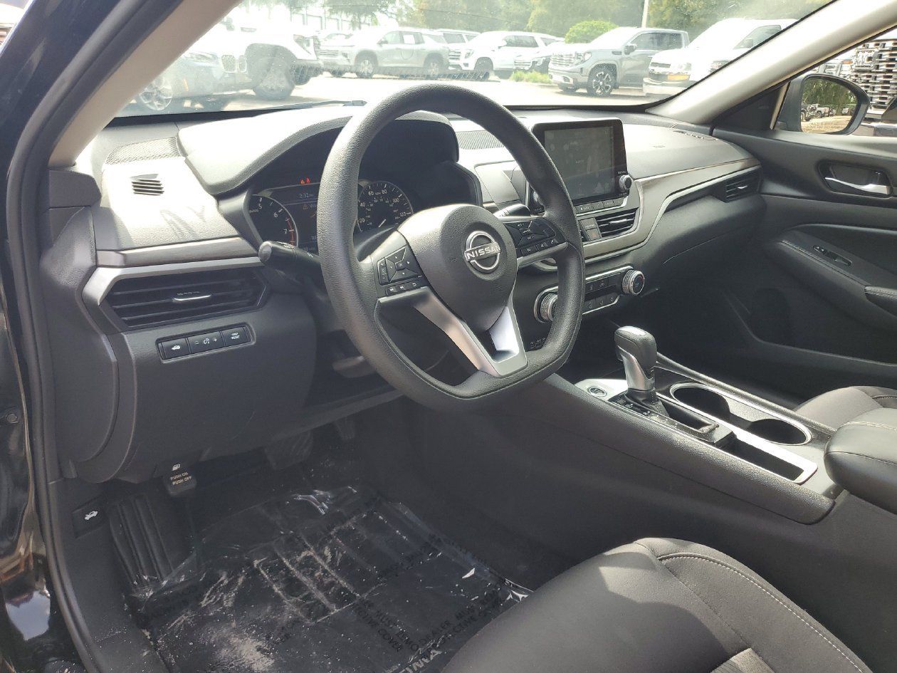Used 2024 Nissan Altima 2.5 SV FWD image 20