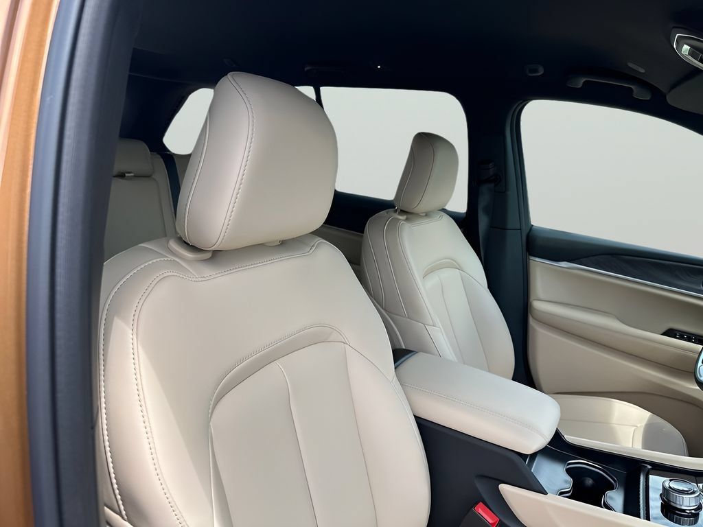 New 2026 Jeep Grand Cherokee Limited RWD image 36