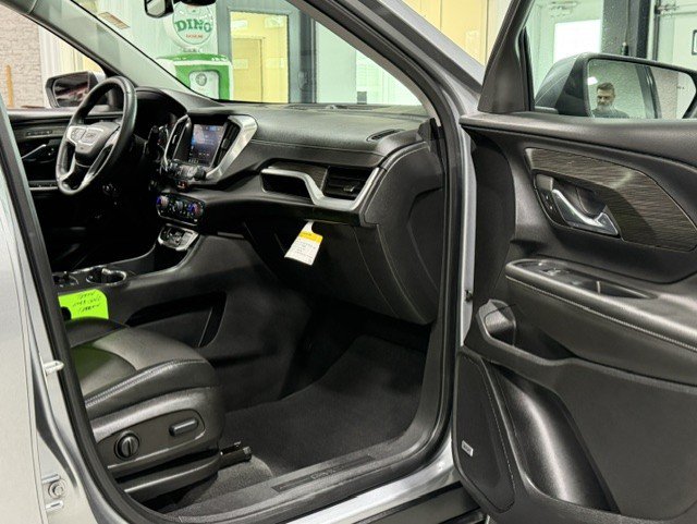 Certified 2023 GMC Terrain SLT w/ Infotainment Package II AWD/4WD image 8