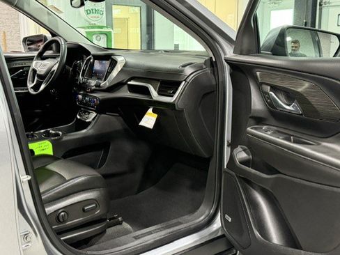Certified 2023 GMC Terrain SLT w/ Infotainment Package II AWD/4WD image 8